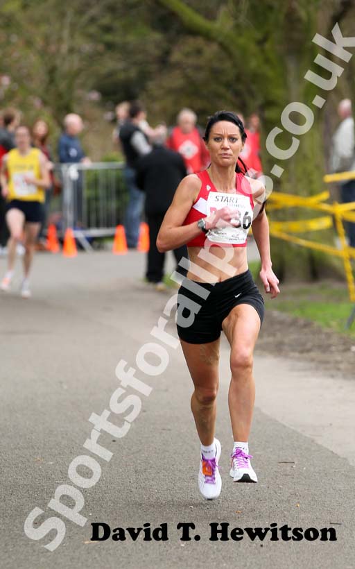 Tessa Walker (Salford) the Womens Northern 6 Stage Road Relay, Sefton Park, Liverpool.